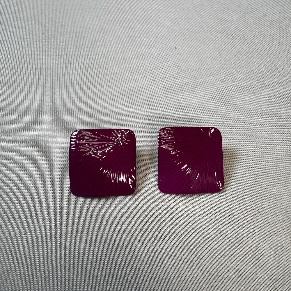 Vintage Metal Pierced Earrings, Magenta Pink‎ Textured Squares